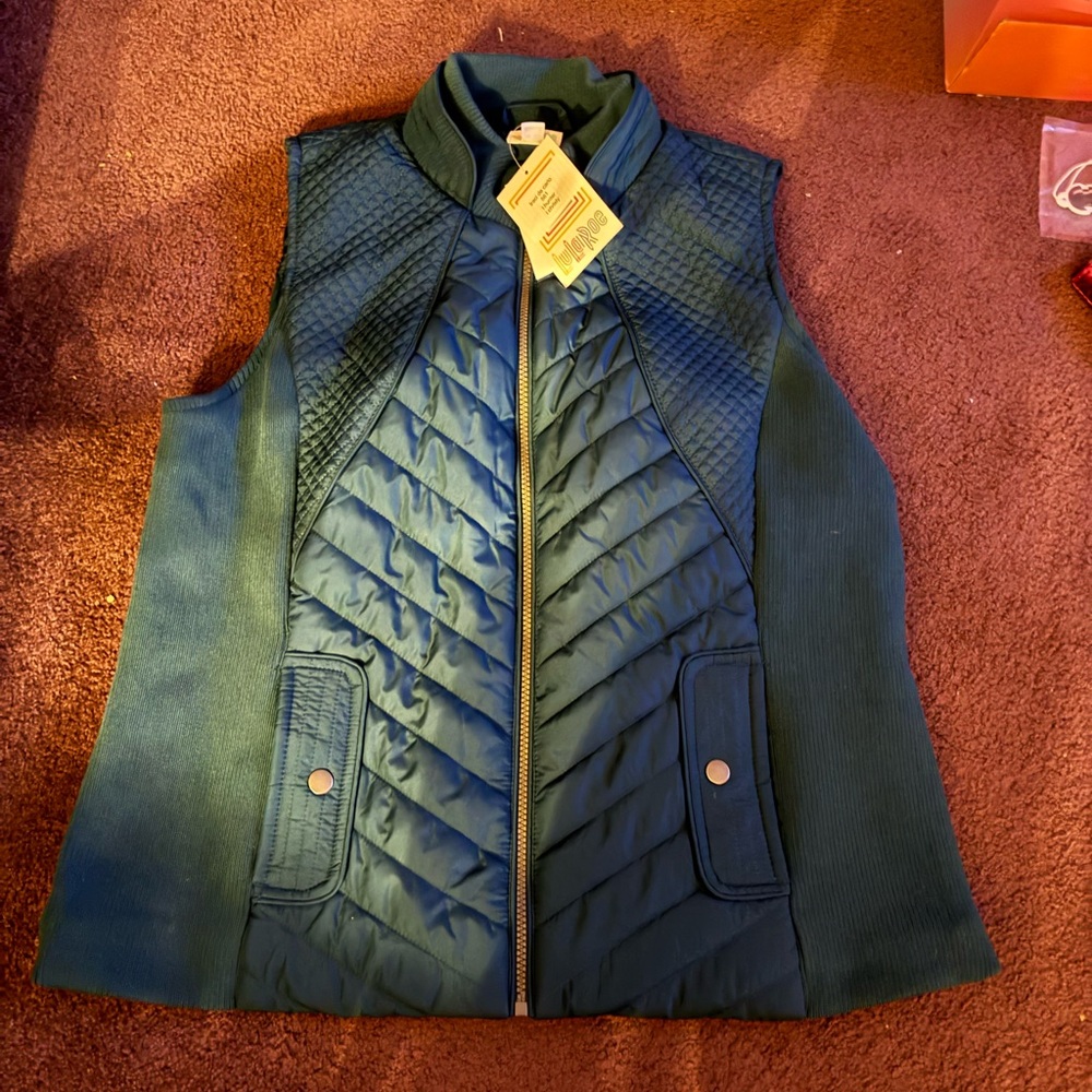 LuLaRoe Forest Green Hunter Quilted Vest NWT Womans Sz. Large Zipper Stretch - Picture 3 of 5